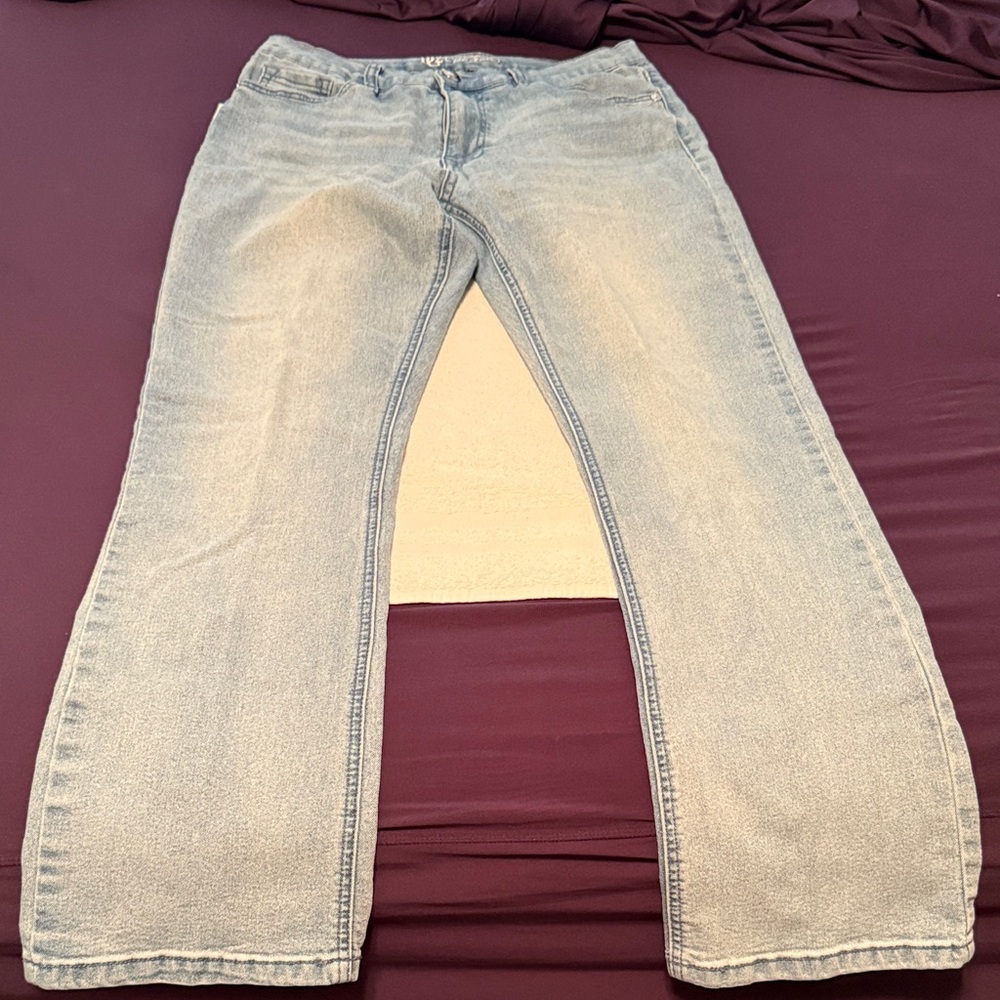 DG2 light blue slight flare